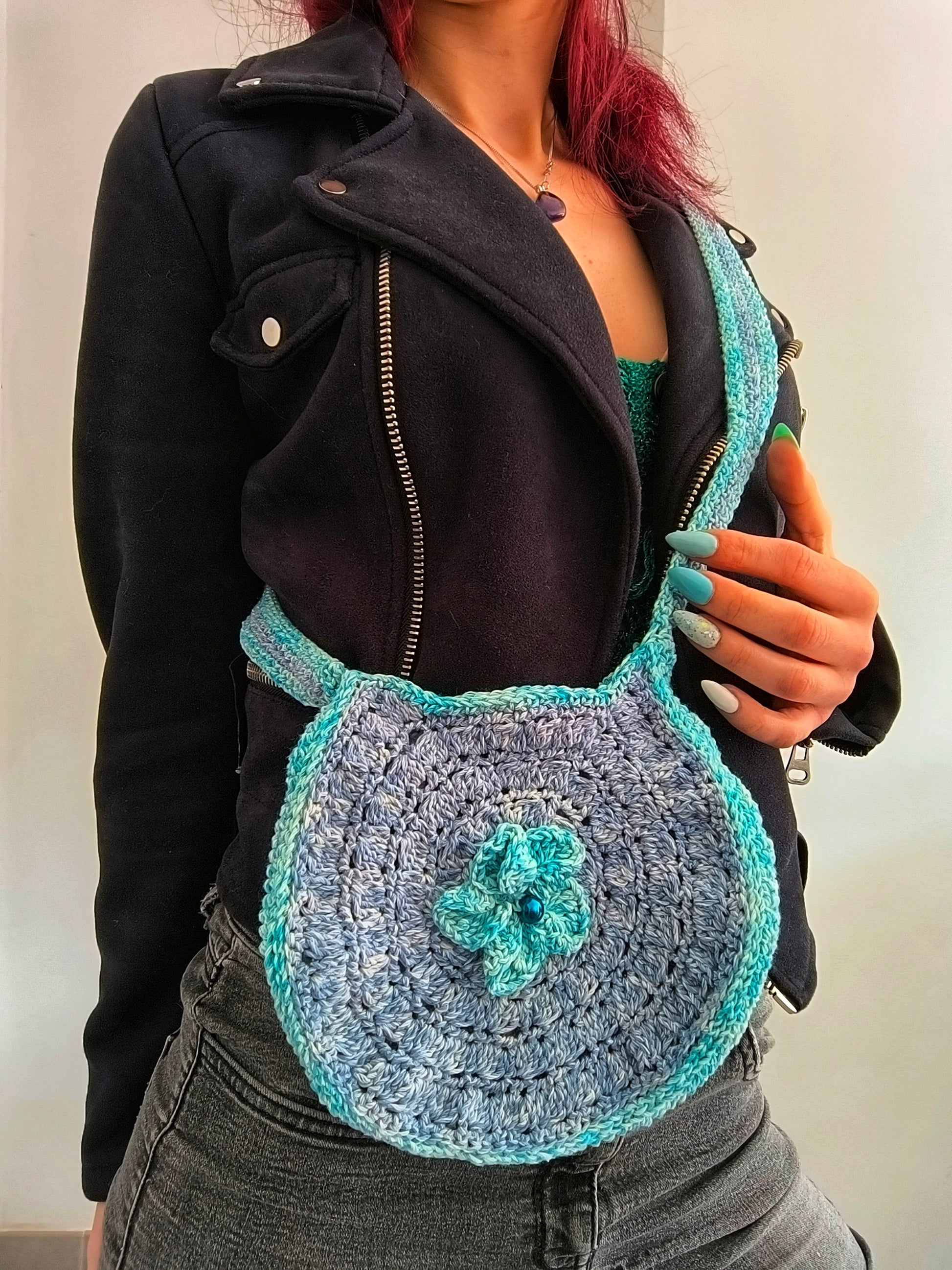 Sac Rond "Océan Bohème" | Crochet Fait Main & Dégradé de Bleus