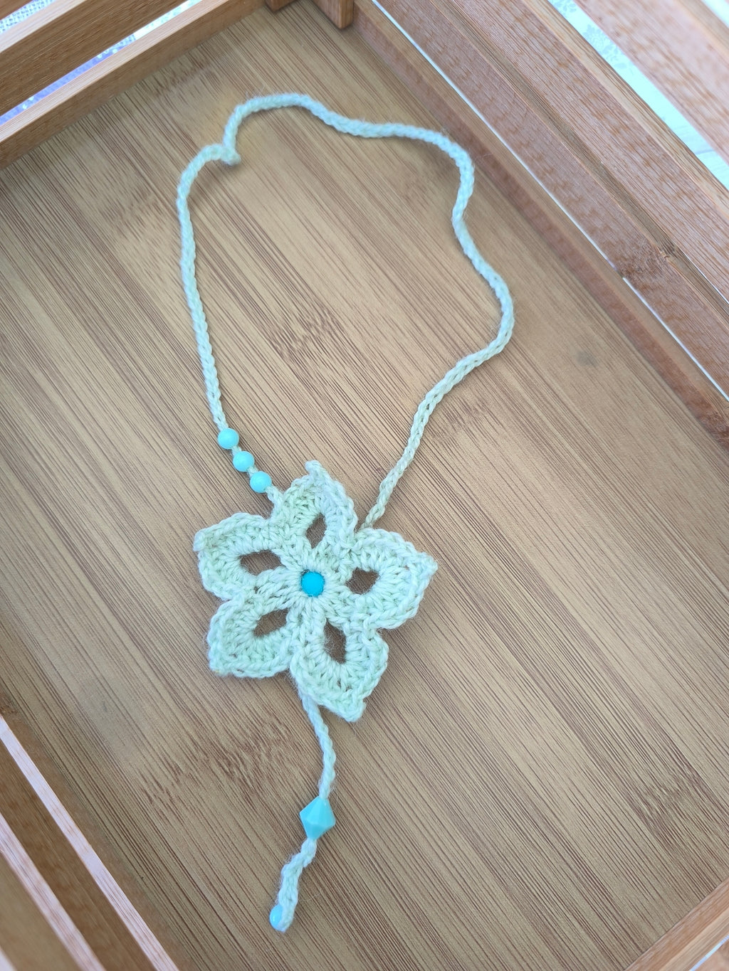 Collier Fleur au Crochet "Aqua Bloom" | Fait Main & Perle Turquoise