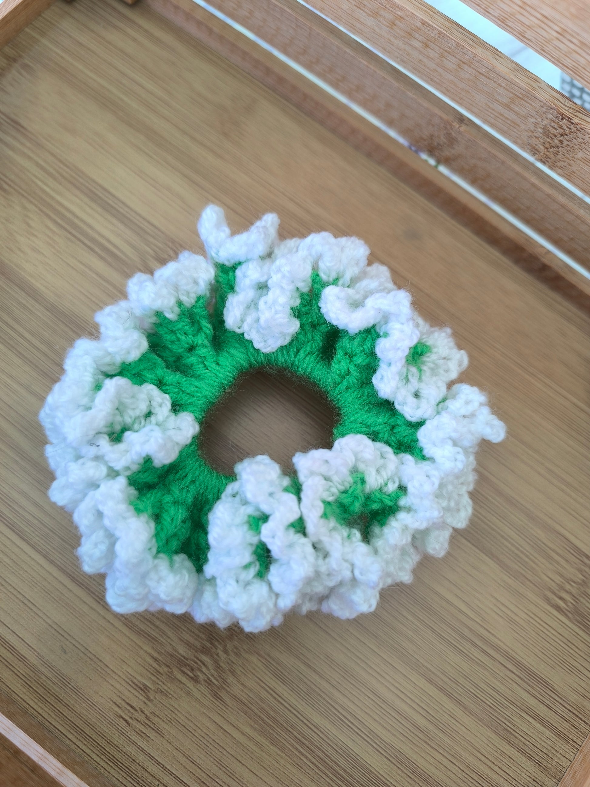 Chouchou au Crochet Fait Main "Palette Créative" | Accessoire Cheveux Unique & Varié