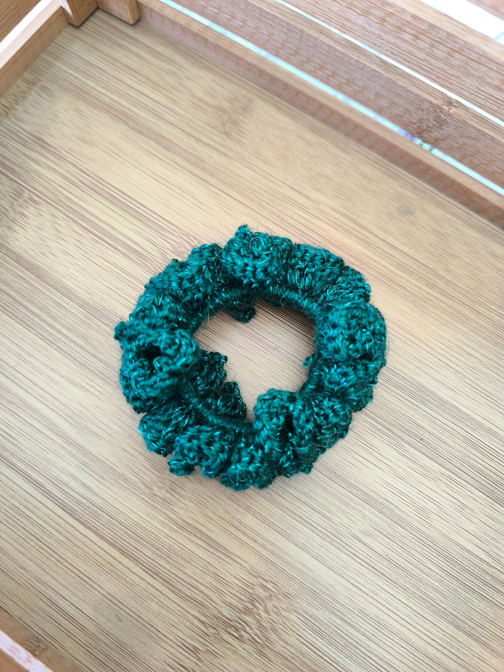 Chouchou au Crochet Fait Main "Palette Créative" | Accessoire Cheveux Unique & Varié