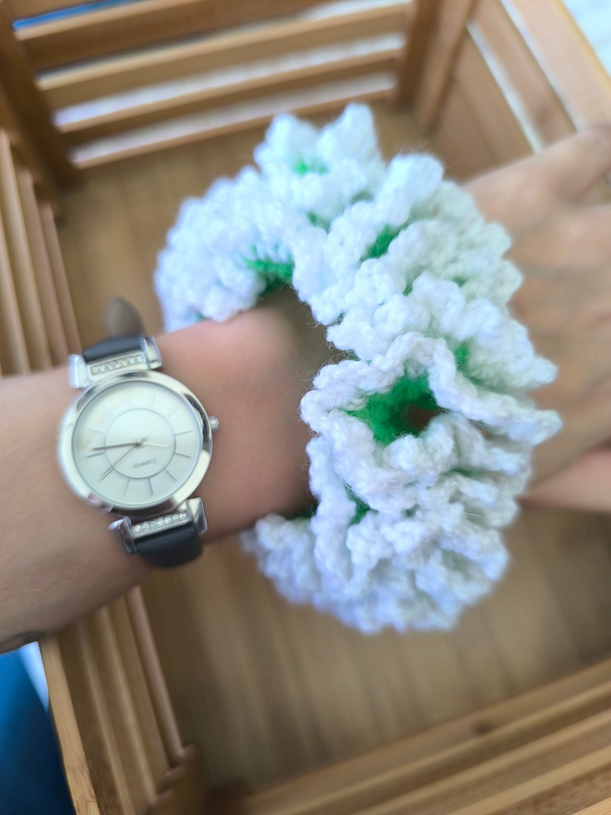 Chouchou au Crochet Fait Main "Palette Créative" | Accessoire Cheveux Unique & Varié