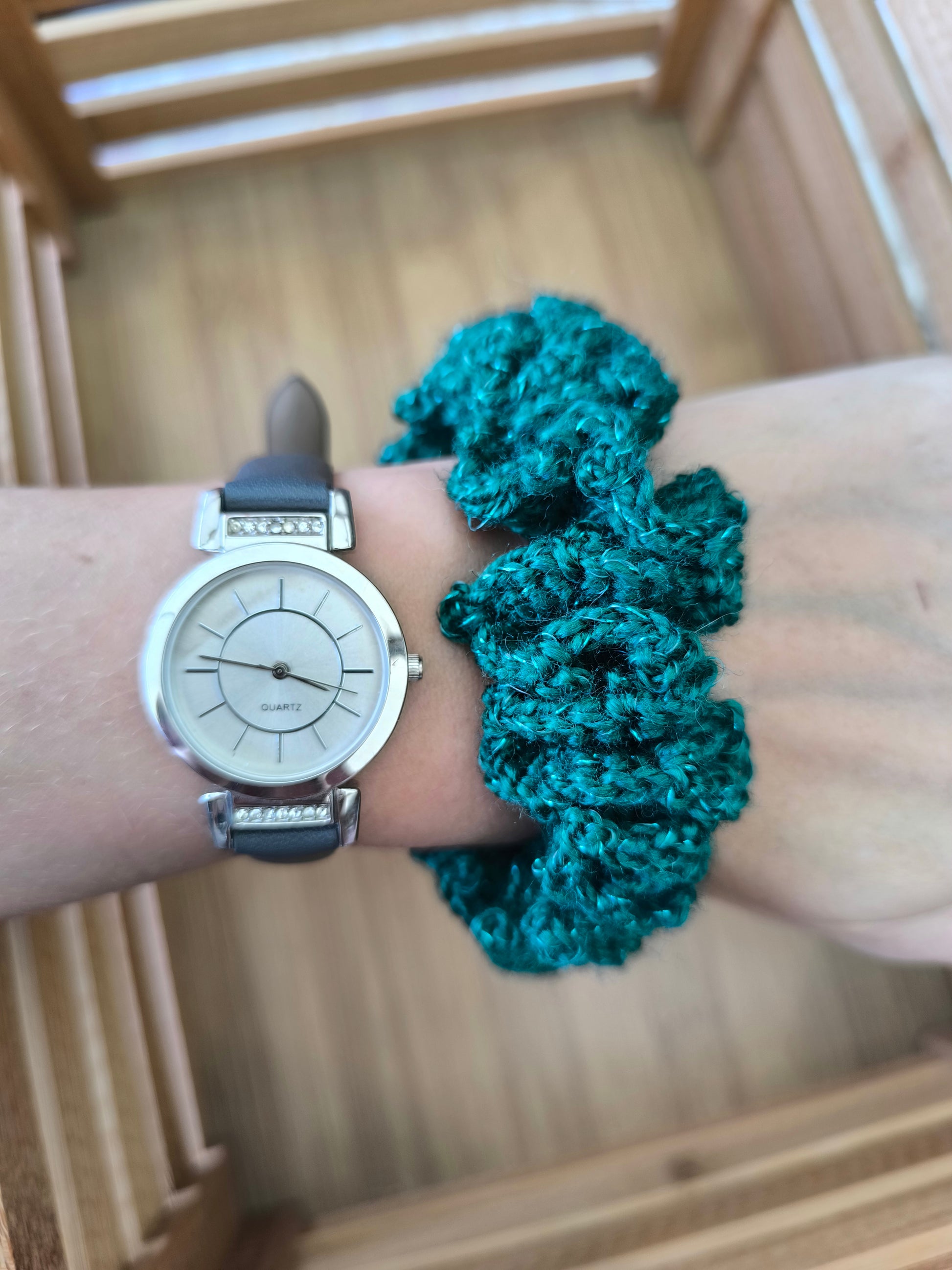 Chouchou au Crochet Fait Main "Palette Créative" | Accessoire Cheveux Unique & Varié