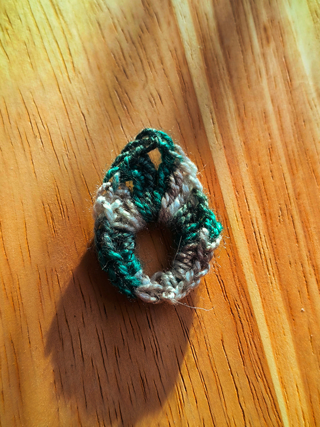 Boucles d’oreilles créoles goutte d’eau rock & girly – Crochet & pierres naturelles